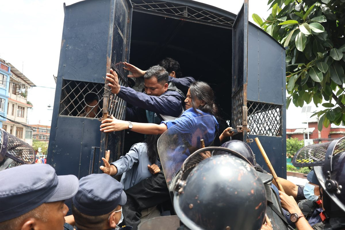 शिक्षा ऐन जारी गर्न माग गर्दै विद्यार्थीहरूको प्रदर्शन (तस्वीरहरू)